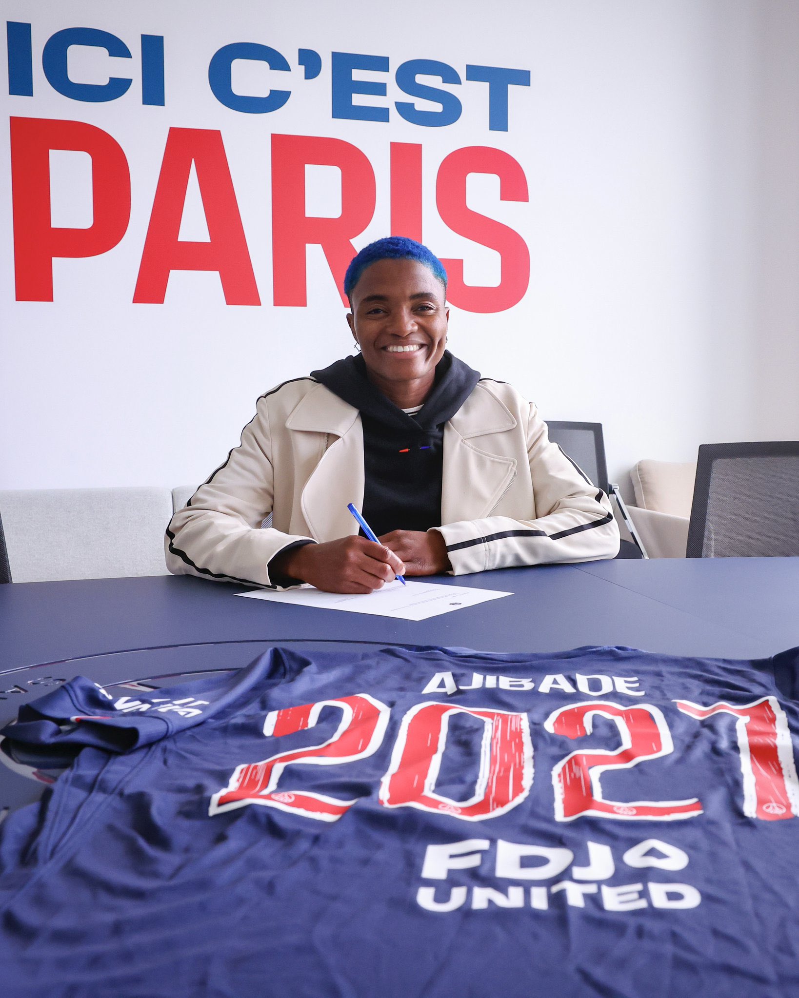 Rasheedat Ajibade signs for Paris Saint-Germain on a 2-year deal