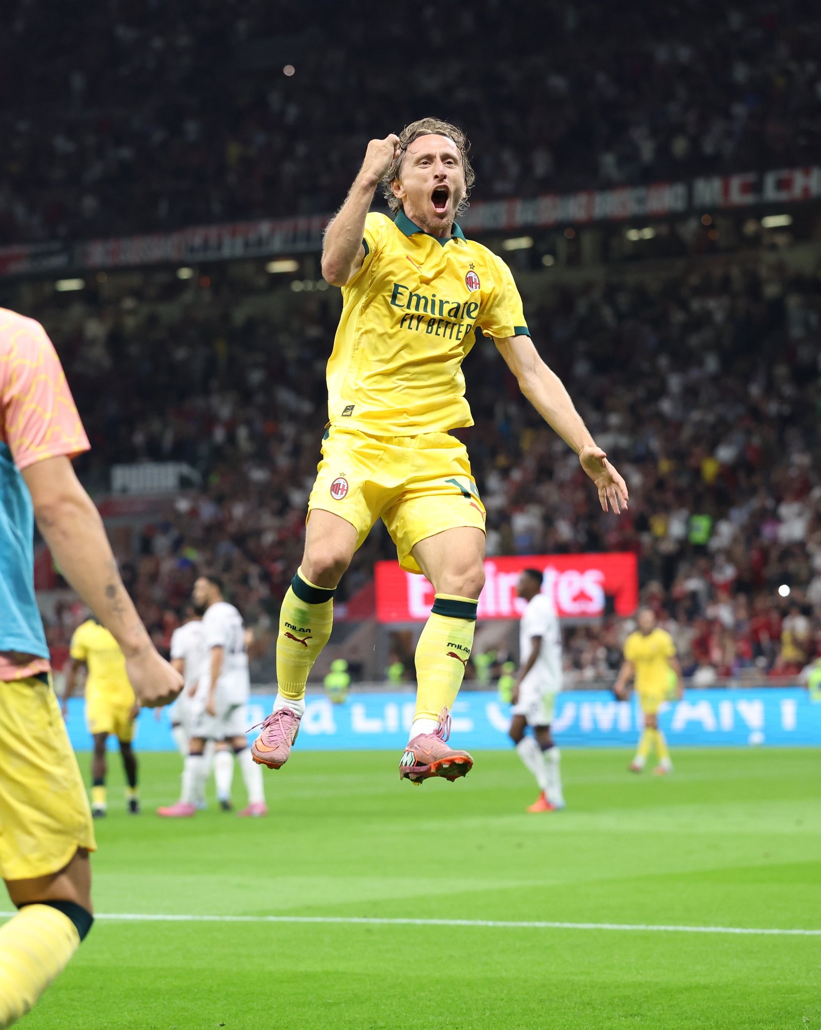 Modric scores first AC Milan goal in victory against Bologna