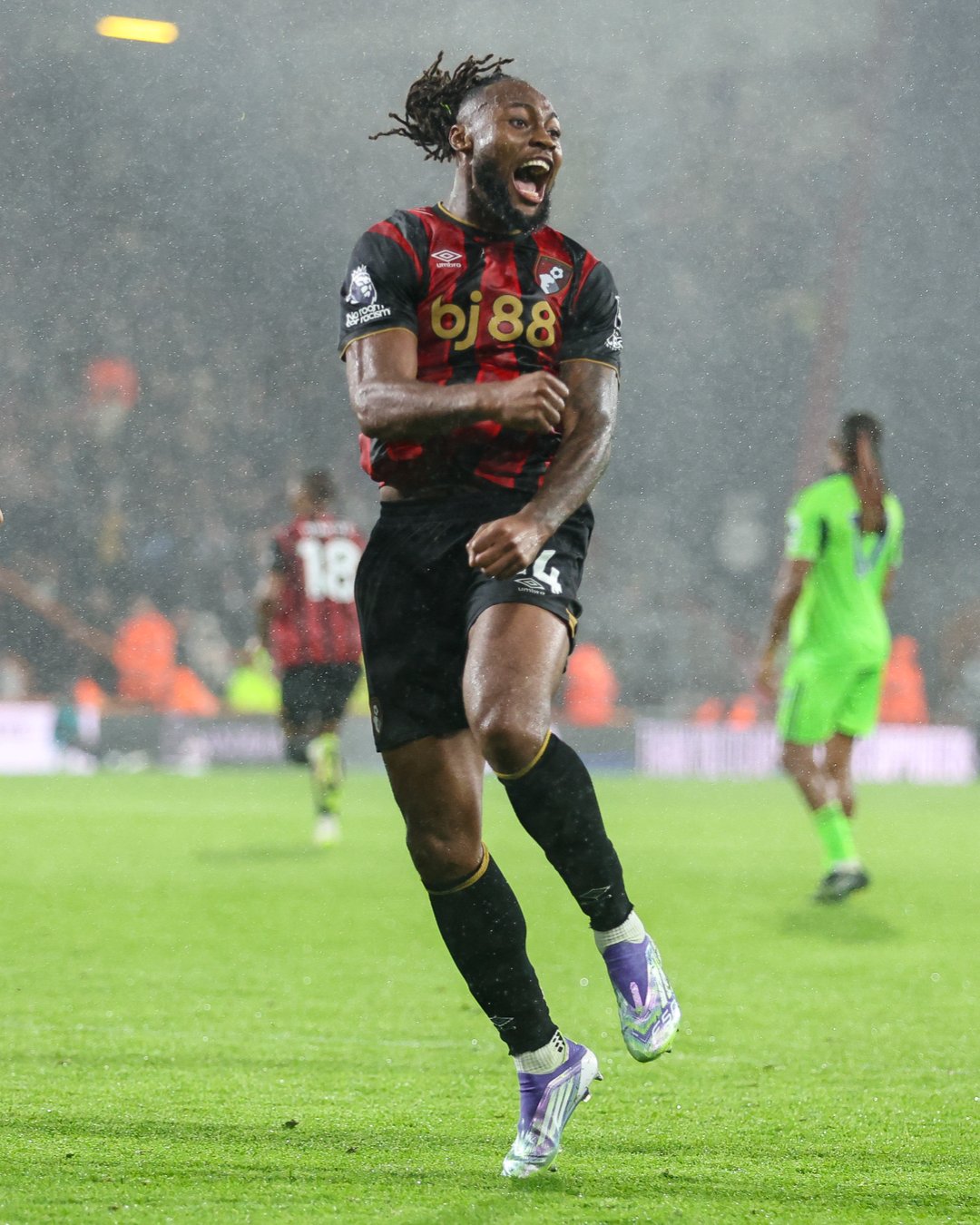 Bournemouth beat Fulham and go second via stunners from Semenyo and Kluivert